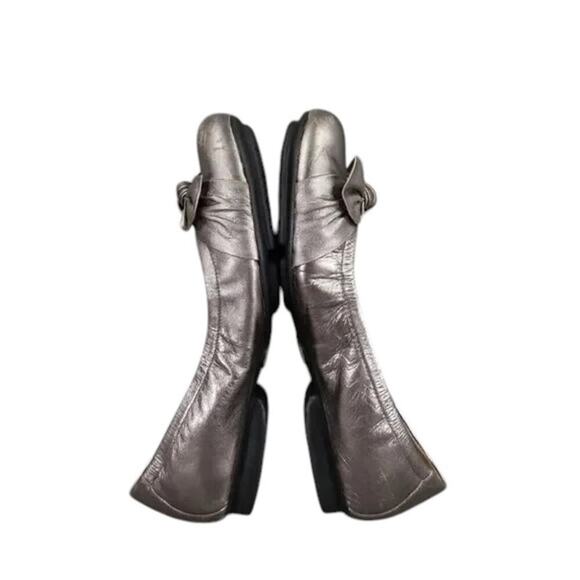 Me Too Shoes Womens 10 Ballet Flats Fashion Slip On Metallic Leather Bow Nicki - Picture 14 of 15